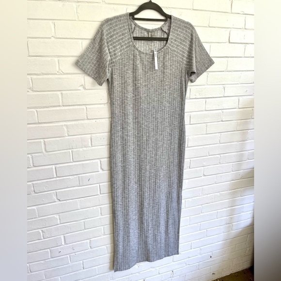 ASOS Gray Ribbed Midi Dress, Size 6 *NWT* - Picture 5 of 6
